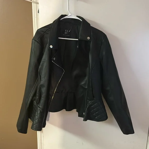 Black moto coat. - Picture 1 of 5